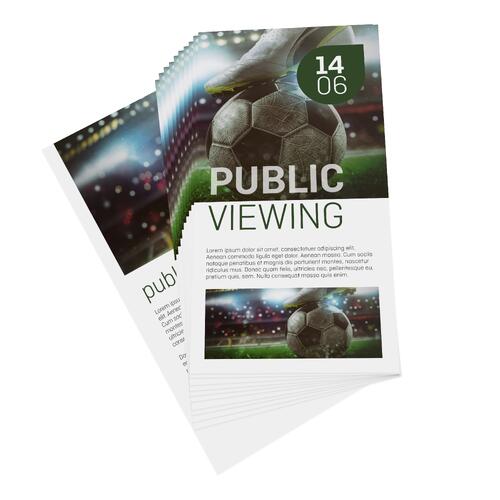 Mehrere aufeinander gestapelte Flyer