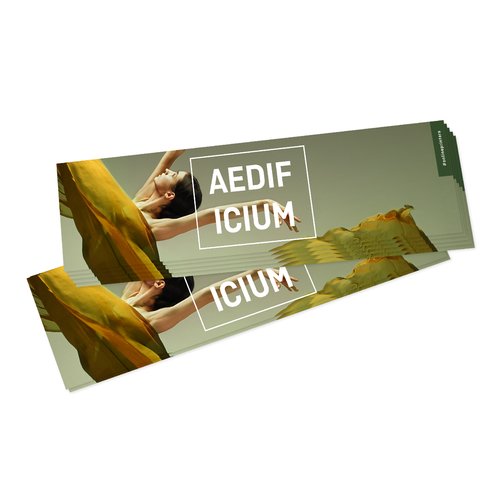 Autocollant en papier, rectangulaire.