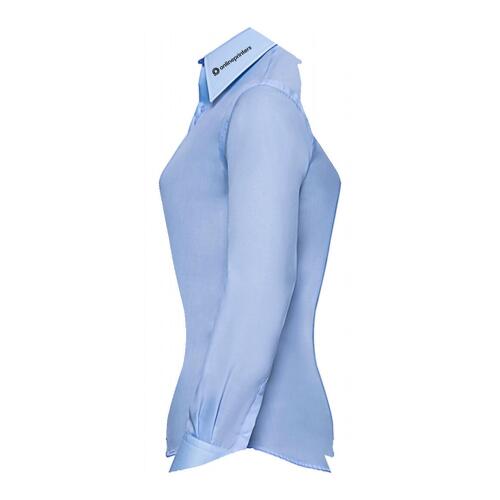 Blouse pour femme bleu ciel en coton avec manches longues.