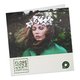 Cartes plies en papier au format portrait avec vernis slectif en relief.